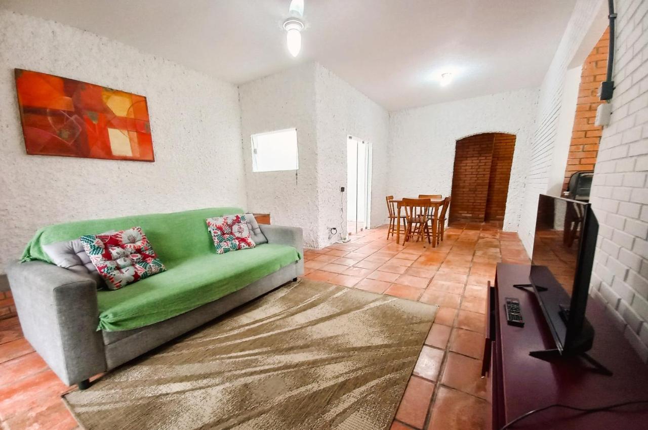 Casa Jardim Com 5 Quartos Em *